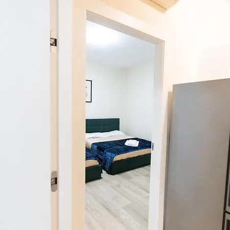 Escape - 2 Bedrooms * ורונה